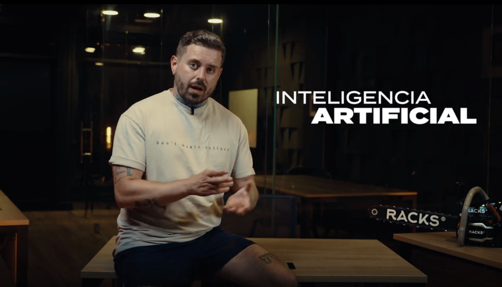 Carlos Adams cofundador de Racks Academy experto en inteligencia artificial aplicada a negocios
