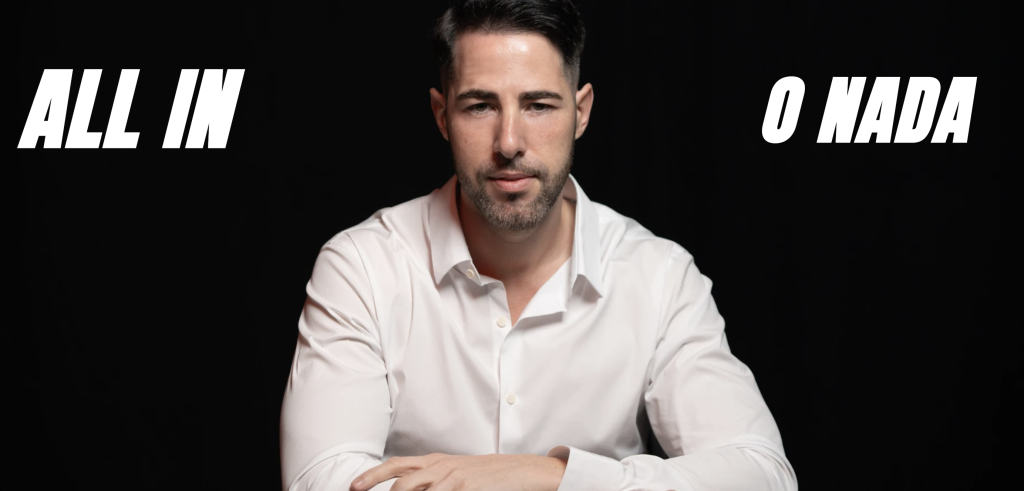 Adrián Gleez fundador de Game Change explicando su método financiero